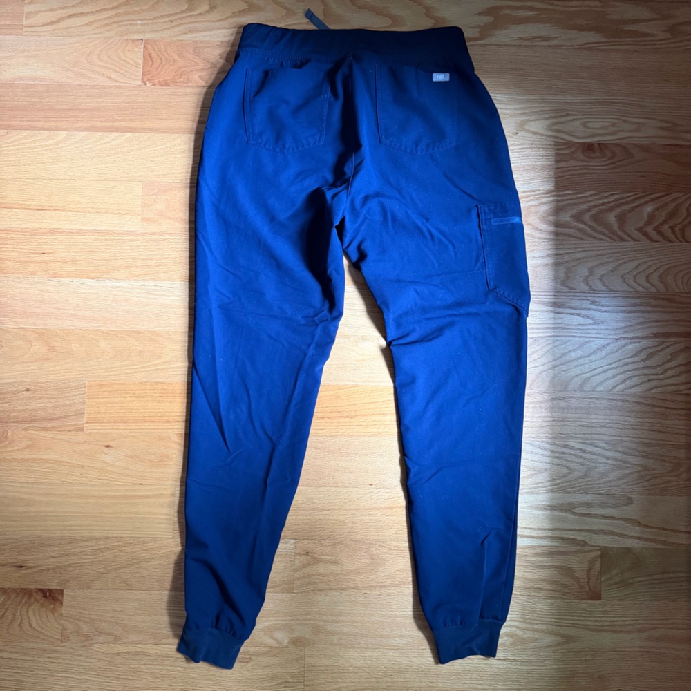 Figs Set - Navy Zamora Joggers & Navy Casma 3 Pocket Top, M/T - Picture 5 of 5